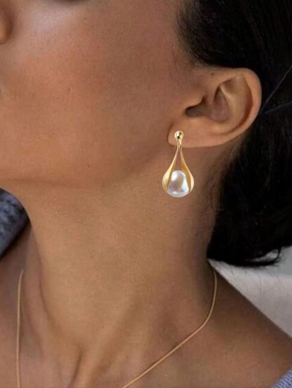 Chunky Pearl Earrings Gold